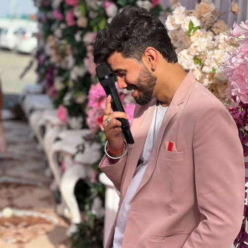 male anchor in gurugram Ashish Jha