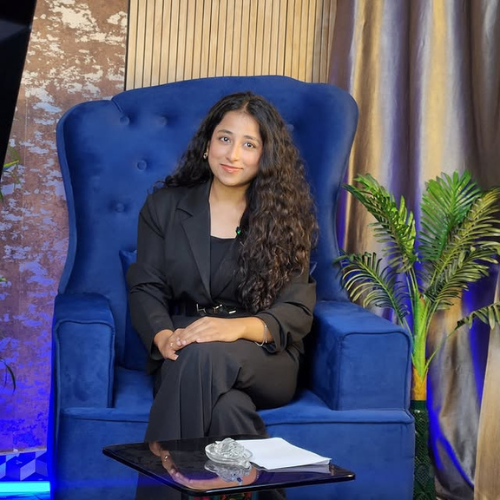 Shefta Khan female anchor in noida