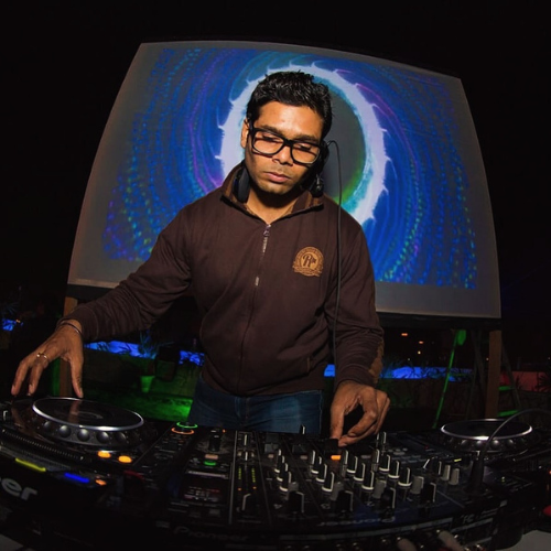 Dj Divesh