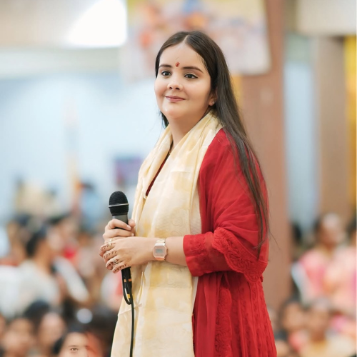 Niharika Purohit female live singer in nagpur