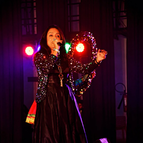 Pamela Jain female live singer in Porbandar