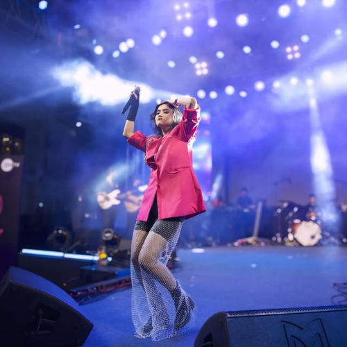 female Riya Bhattacharya Live Singer in Bhubaneswar