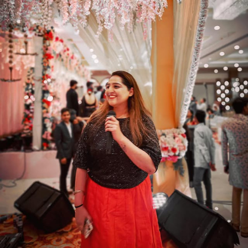 Sukhpreet Kaur female live singer in nashik