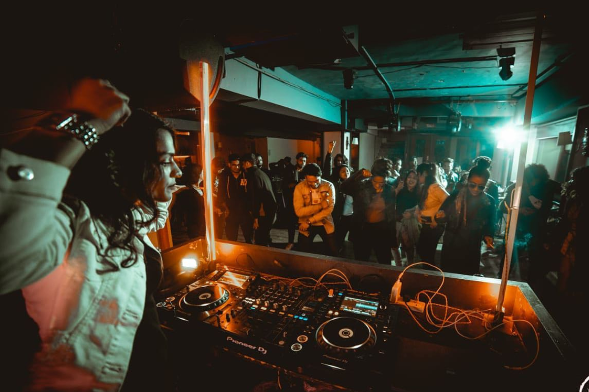 dj artist in surat