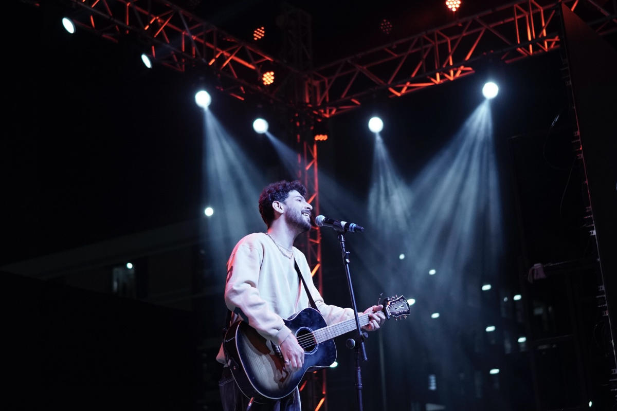 live singer in noida