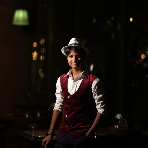 illusionist Magician Saroj in ahmedabad