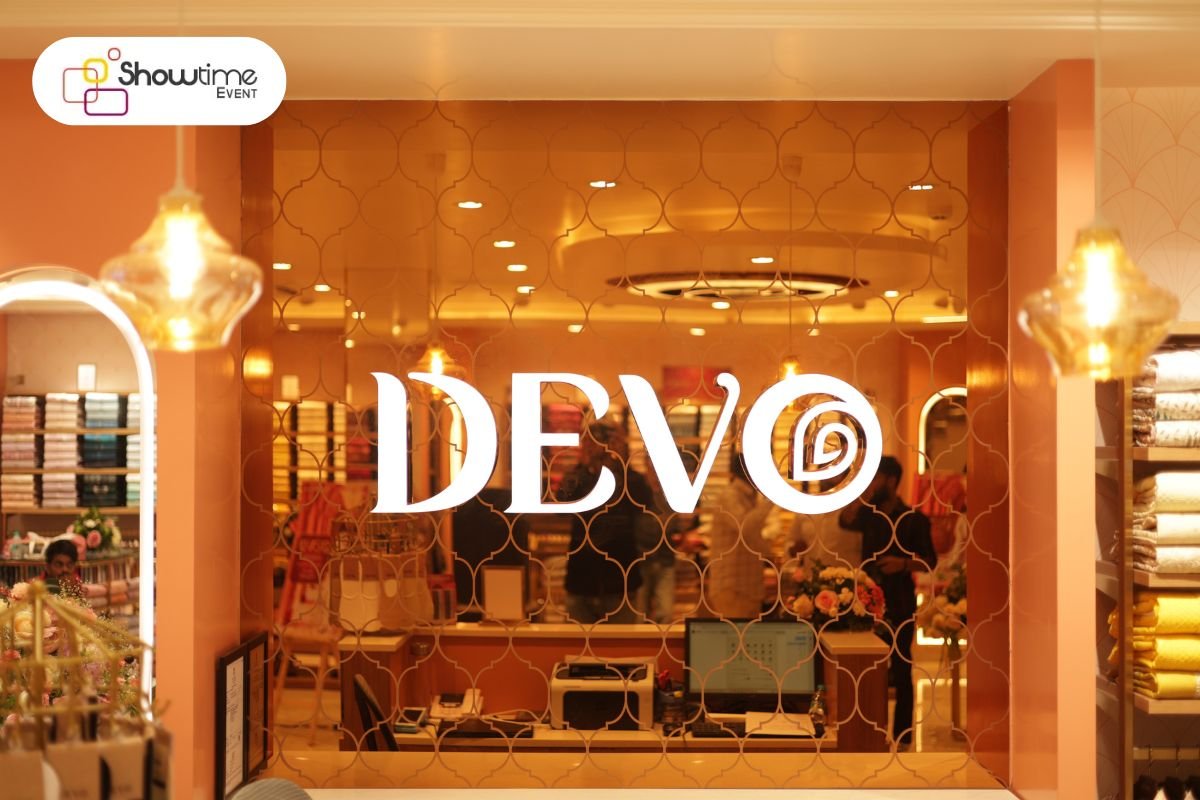 You are currently viewing Showtime Creates a Grand Welcome for Devo by Siyaram’s in Prayagraj